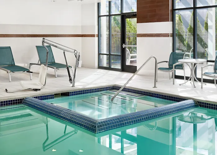 Hampton Inn & Suites Detroit/Troy